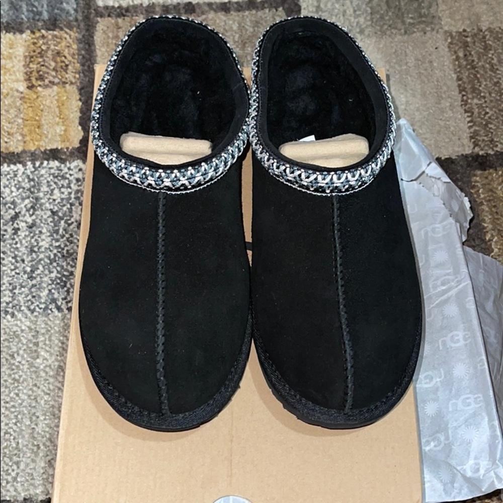 UGG